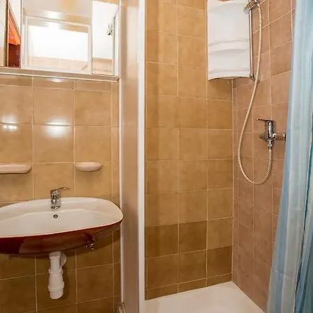 Guest house Jaksa 181 3*