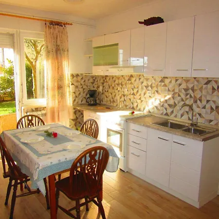 Jaksa 181 Guest house