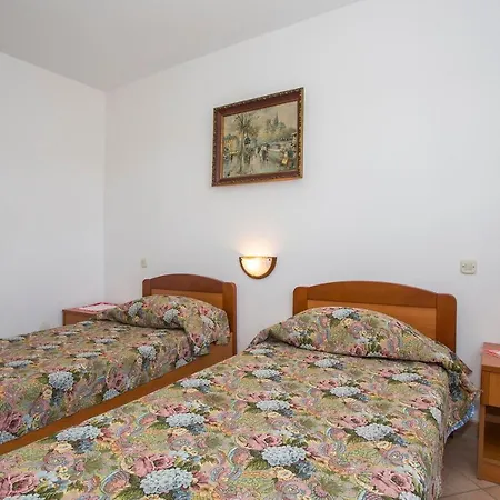 Guest house Jaksa 181 3*