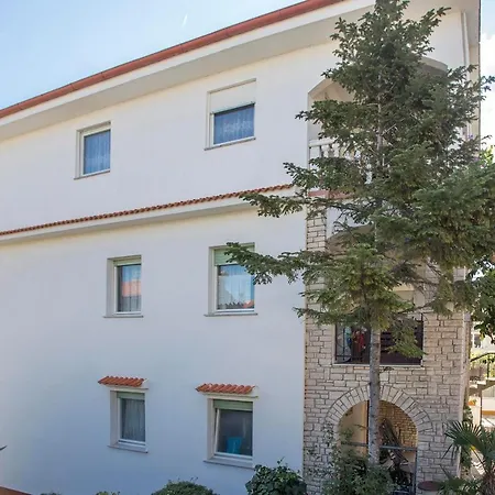 Jaksa 181 Guest house Pula