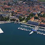 Jaksa 3*